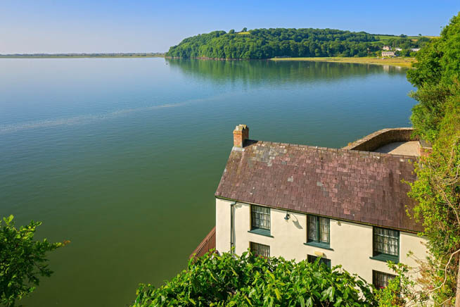 Join literature lovers from across the world as thousands descend on Wales to celebrate this notable poet, Dylan Thomas.